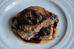 Superfood Sunday: wentelteefjes met blauwe bessen