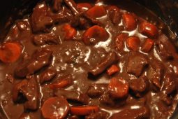 Winterse stoofpot met kruidkoek en port