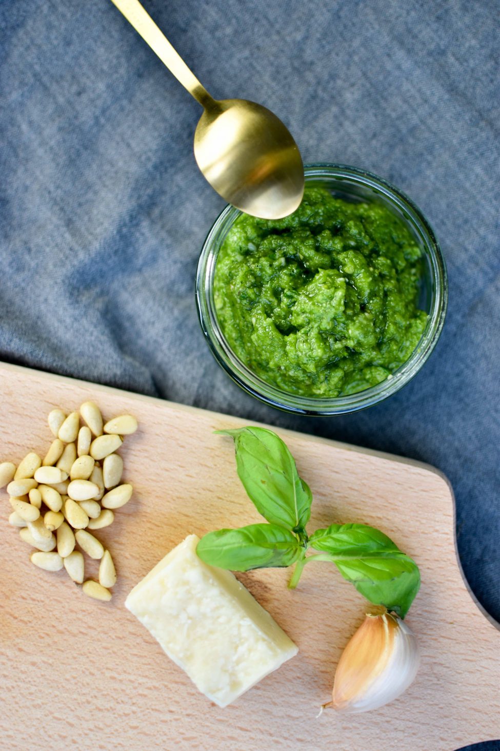 Zelf pesto maken (klassieke groene pesto)