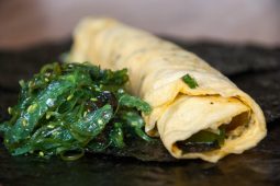 Quick & easy: aziatische omeletrolletjes