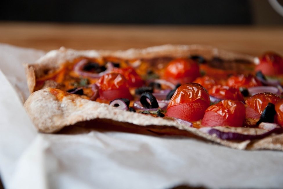 Italian cuisine: Pizza met een superdunne bodem