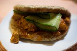Kip tikka met een frisse komkommersalade