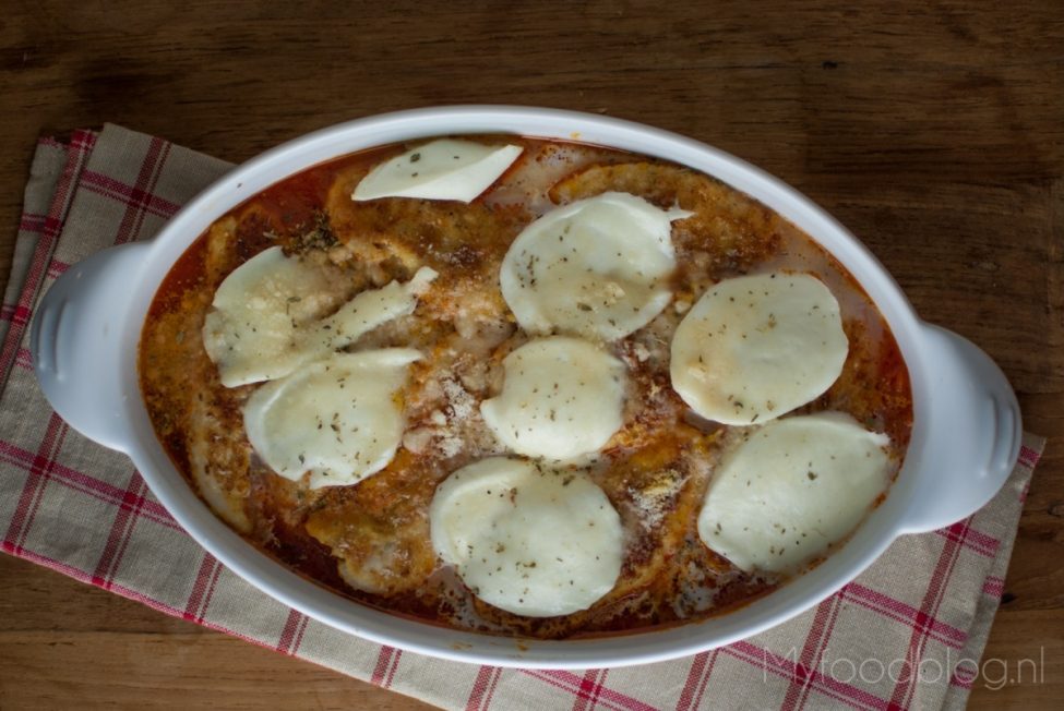 Chicken parmigiana (ovenschotel met kip en kaas)