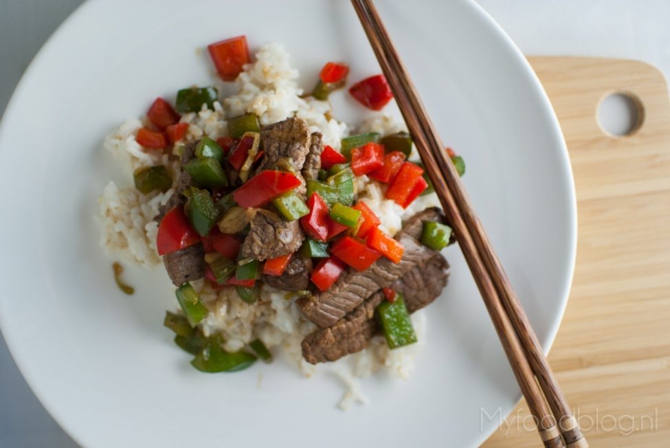 Black pepper beef met sesamrijst