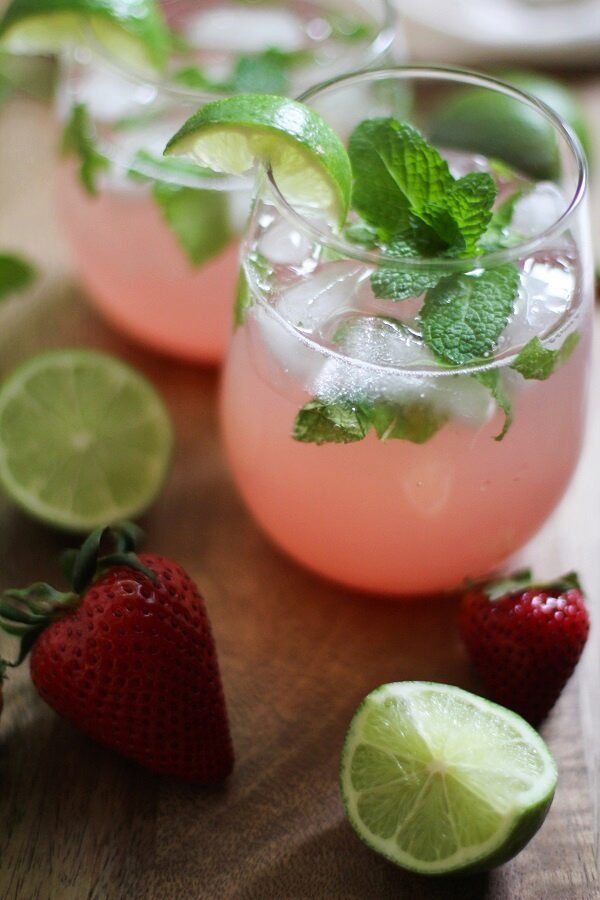 Strawberry_Rhubarb_Mint_Mojitos