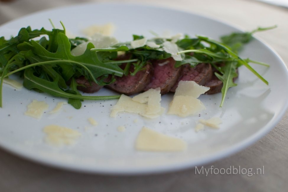 Tagliata (runderlende met rucola en parmezaan)