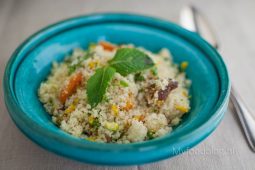 Honey & co bulgursalade met abrikozen en pistachenoten