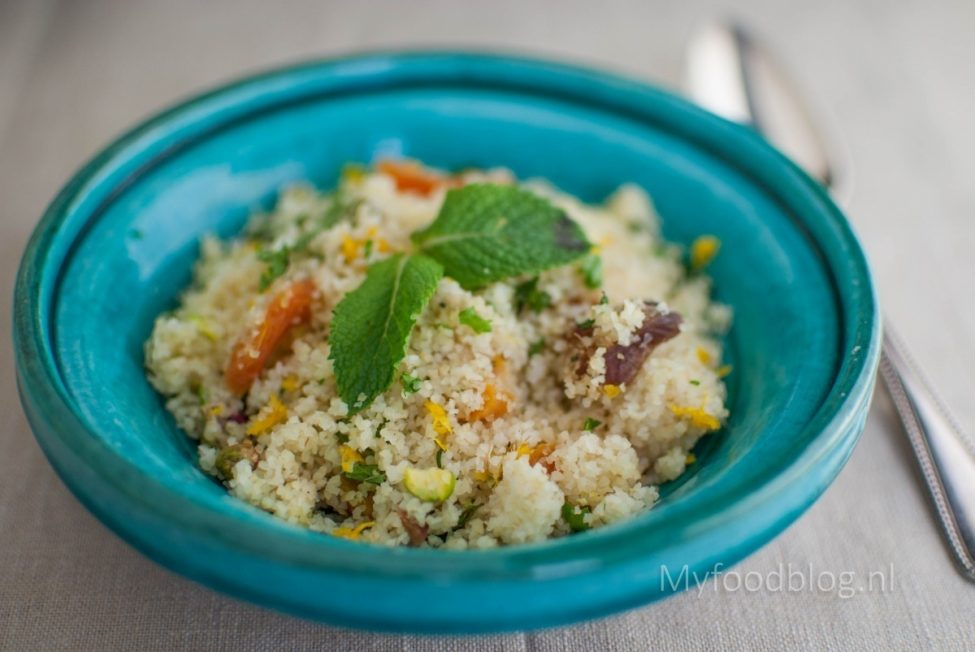 Honey & co bulgursalade met abrikozen en pistachenoten