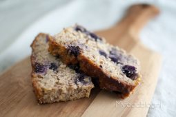 Glutenvrij bananenbrood met blauwe bessen