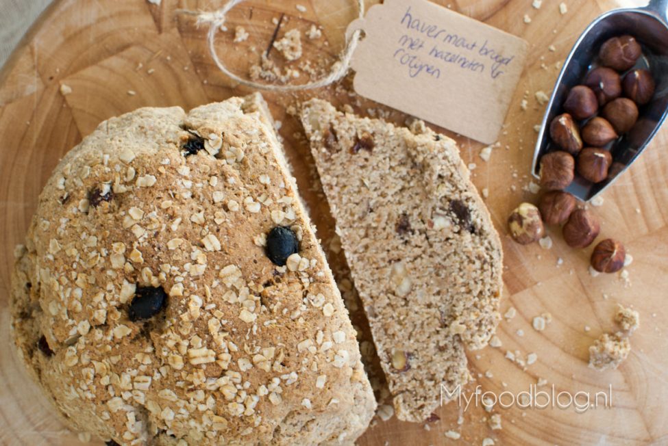 Havermoutbrood met hazelnoten en rozijnen