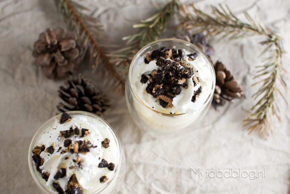 Witte chocolademelk met oreo’s