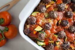Ovenschotel met spaghetti en gehaktballen