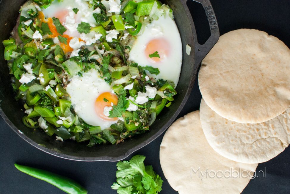 Groene shakshuka (shakshuka met spinazie)