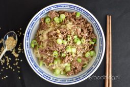 Rice bowl met Koreaans gehakt