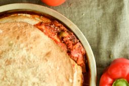 Tortillataart met makreel en tomaat