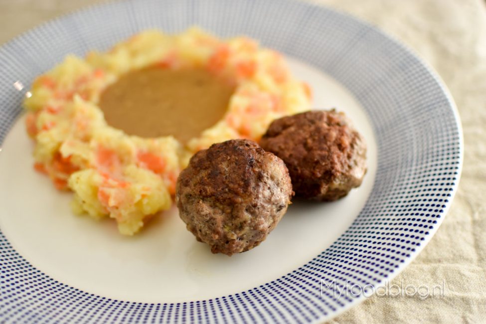 Zelf hutspot maken met gehaktballen en zelfgemaakte jus