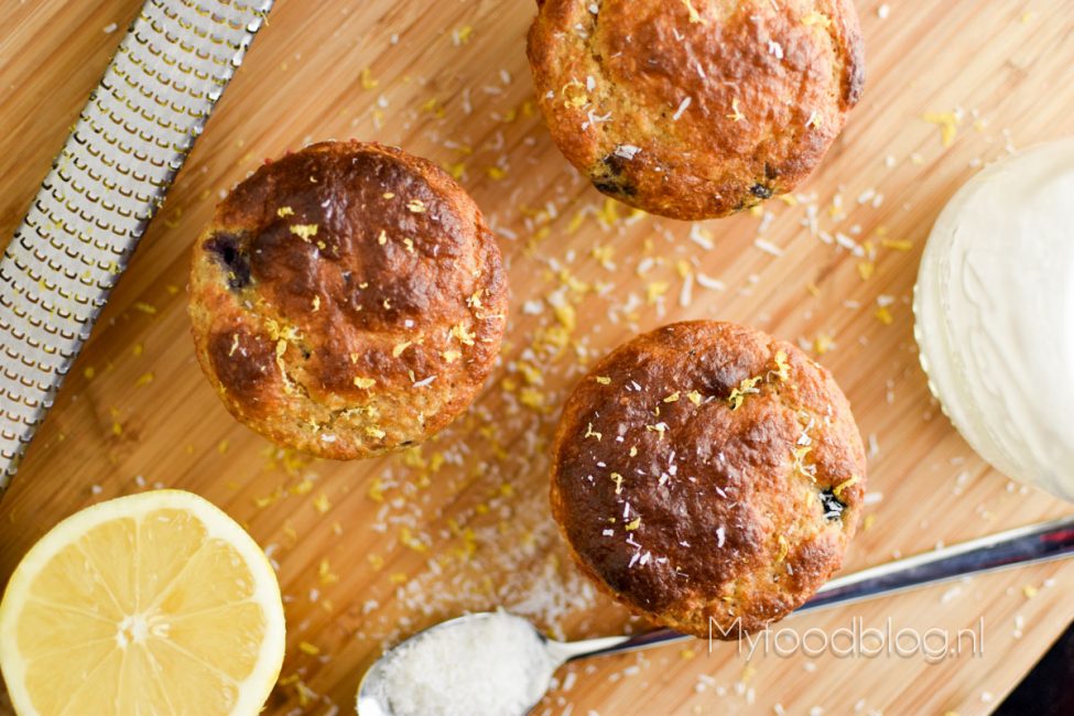 Gezonde muffins met citroen en blauwe bessen