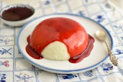 Griesmeelpudding maken met bessensaus (van Elianne’s opa)
