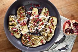 Midden-Oosterse gegrilde aubergine