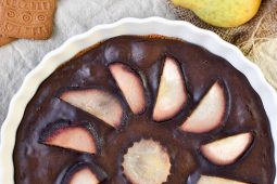 Chocolade stoofperentaart met speculaasbodem