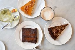 Luza’s Caffeine Club: Hip & lekker taartjes eten