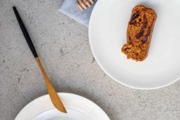 Zoete aardappelcake met dadels