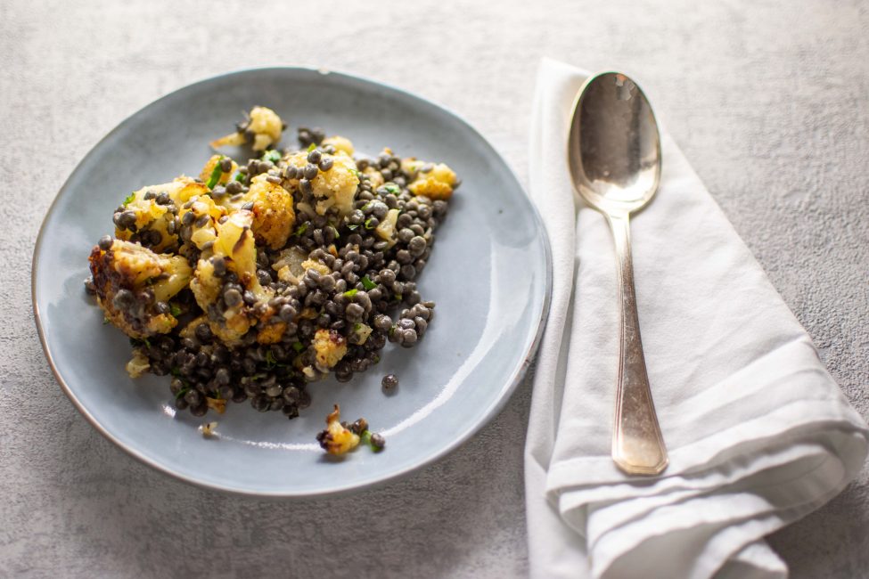 Geroosterde ras-el-hanout bloemkool met parelcouscous
