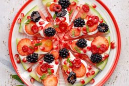 Verfrissende fruit ‘pizza’ van watermeloen