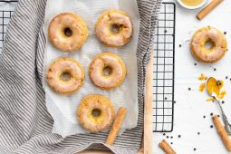 Golden milk donuts maken in de oven (glutenvrij en vegan)