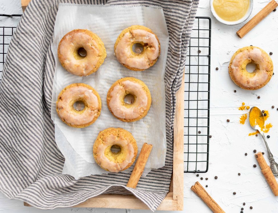 Golden milk donuts maken in de oven (glutenvrij en vegan)