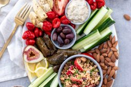 Mezze platter met zomerse taboule