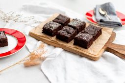 Gezonde vegan chocoladecake met banaan