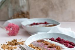 Açai bowl (makkelijke smoothiebowl met açai bessen)
