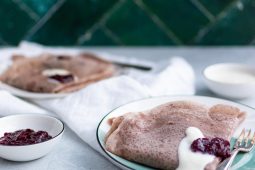 Boekweit crepes (Franse pannenkoek van boekweitmeel)