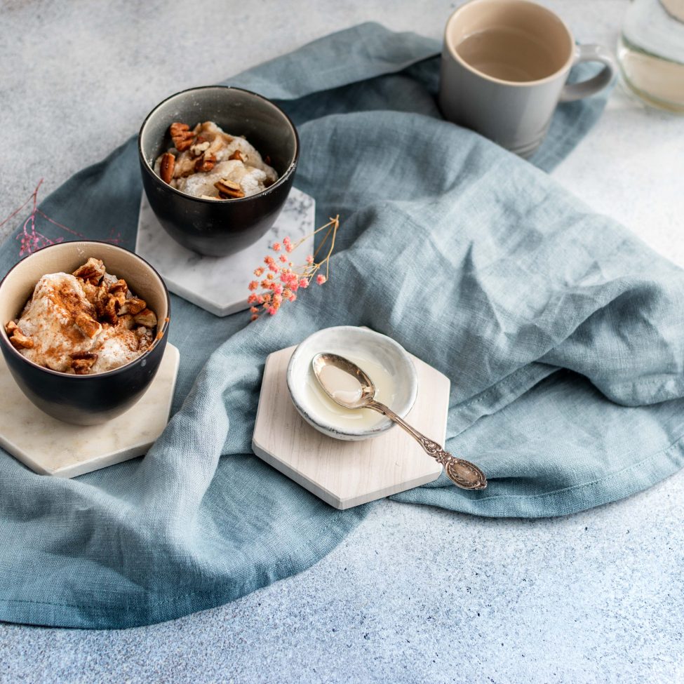 Cinnamon roll mug cake