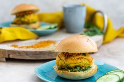 Indiase aardappelburgers (geïnspireerd op Vada Pav)