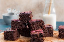 Gezonde brownies met rode biet