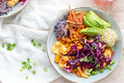 Kleurrijke buddha bowl