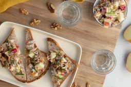 Vegetarische salade voor op brood (met maar 3 ingrediënten!)