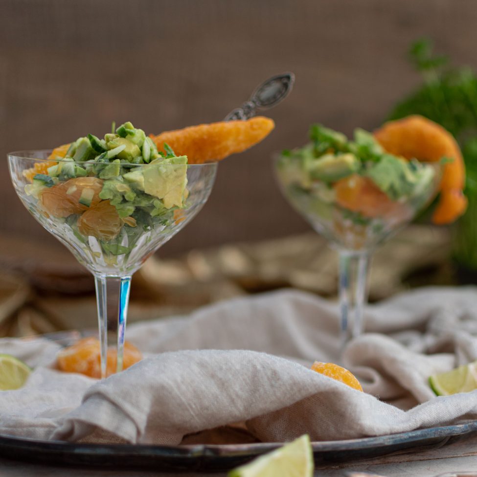 Vegetarische garnalencocktail met mandarijn en avocado