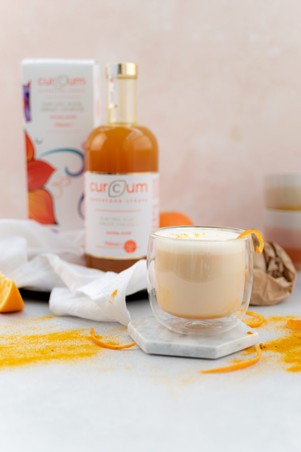 Rooibos latte met kurkuma en gember