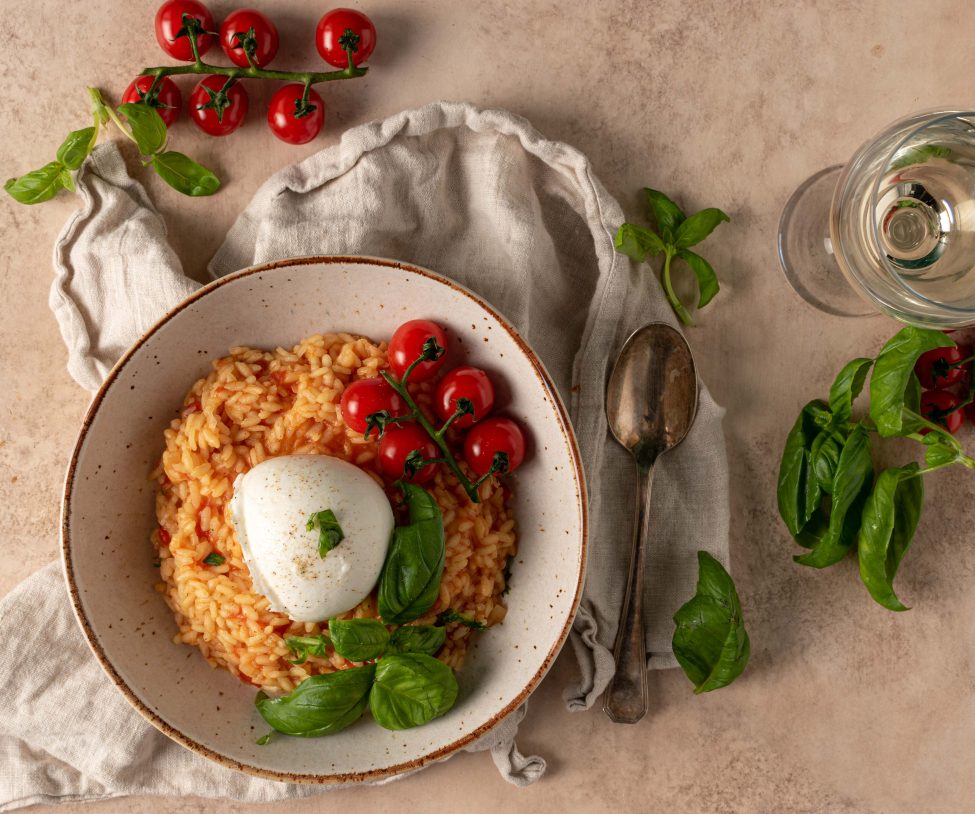 Tomatenrisotto met mozzarella (lekker, voedzaam en snel)