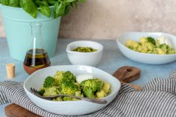 Gnocchi met broccolipesto en mozzarella