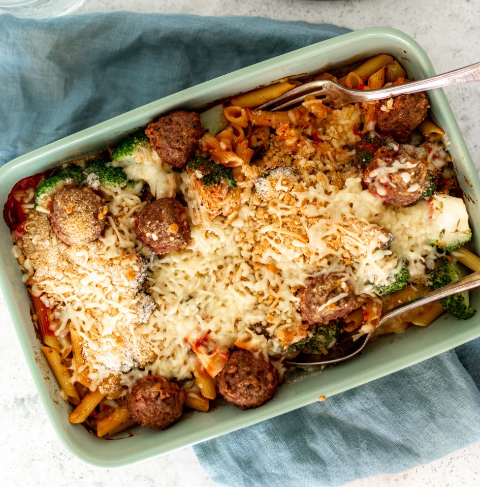 Pasta ovenschotel met (vega) gehaktballetjes