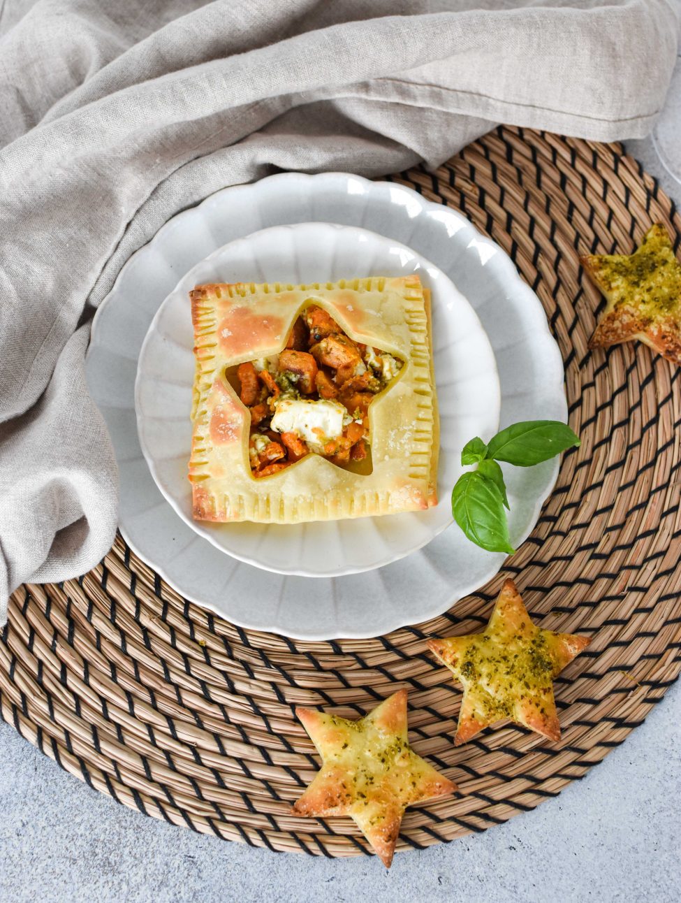 Vegetarische bladerdeeg ster met zoete aardappel
