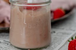 Rabarber curd met aardbeien