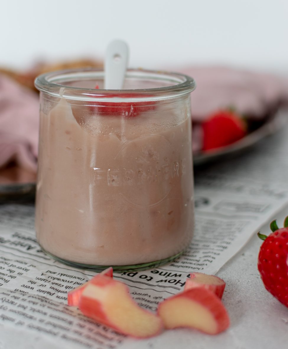 Rabarber curd met aardbeien