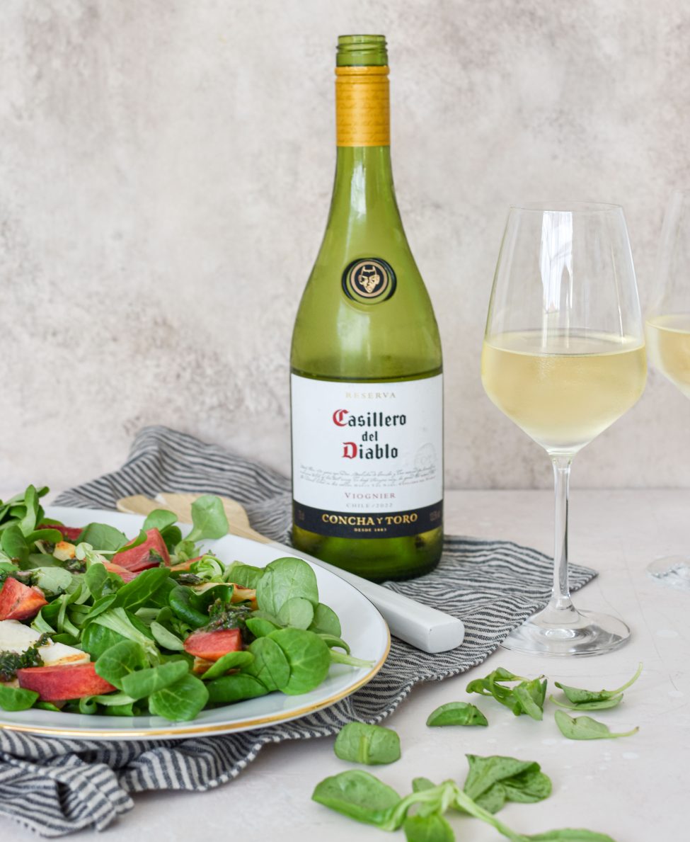 Zomerse halloumi salade met perzik