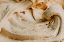 Kaneelijs maken met maar 3 ingrediënten