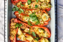 Vegetarisch gevulde puntpaprika’s  met artisjok en feta
